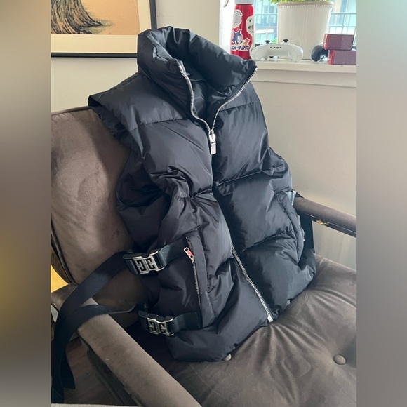 GIVENCHY PUFFER VEST - Picture 3 of 11